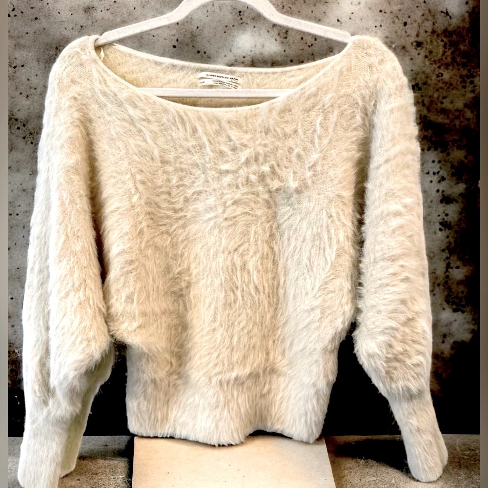 Anthropologie fuzzy ivory sweater XXSP 🤍